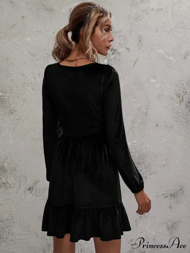 Velvet Ruffled Dress With Deep V-Neck And Puff Sleeves M / Burgundy