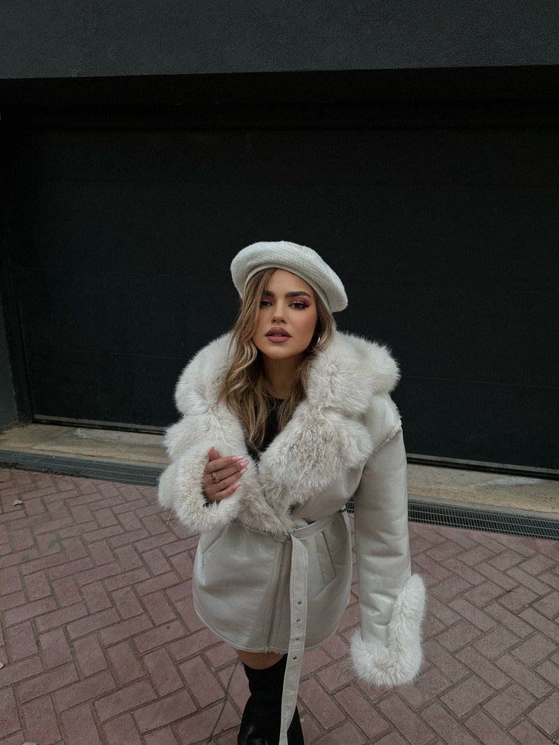 PELLUSH ME SHKELQIM ME KAPUC