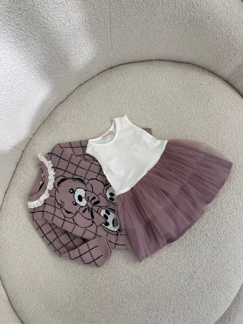 FUSTAN I SHKURTER TYL DHE PULOVER ME ARUSH PERPARA