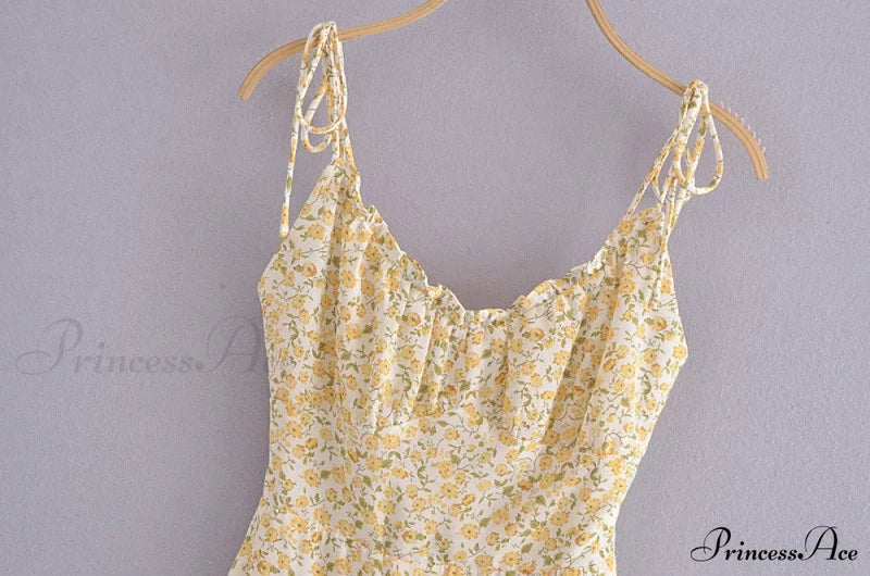 Charming Ditsy Floral Ruffled Mini Dress Casual Dresses