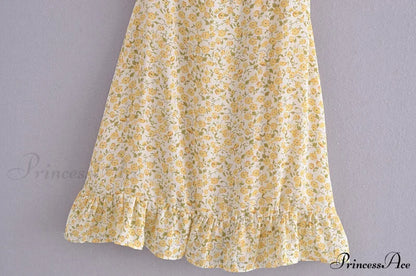 Charming Ditsy Floral Ruffled Mini Dress Casual Dresses