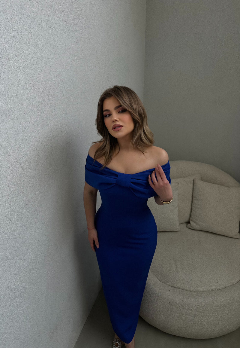 FUSTAN ME FJONGO TEK PJESA E BUSTIT