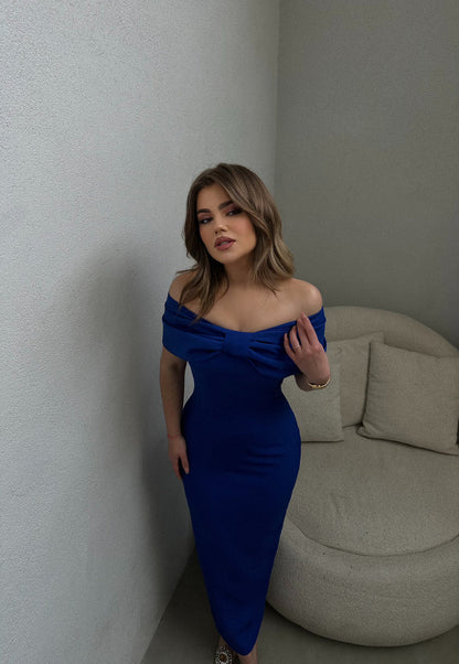 FUSTAN ME FJONGO TEK PJESA E BUSTIT