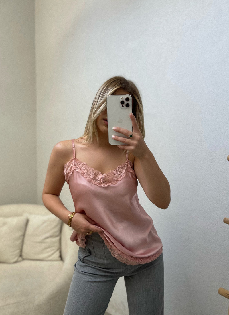 KANATJERE SATEN ME DANTELLE PERPARA