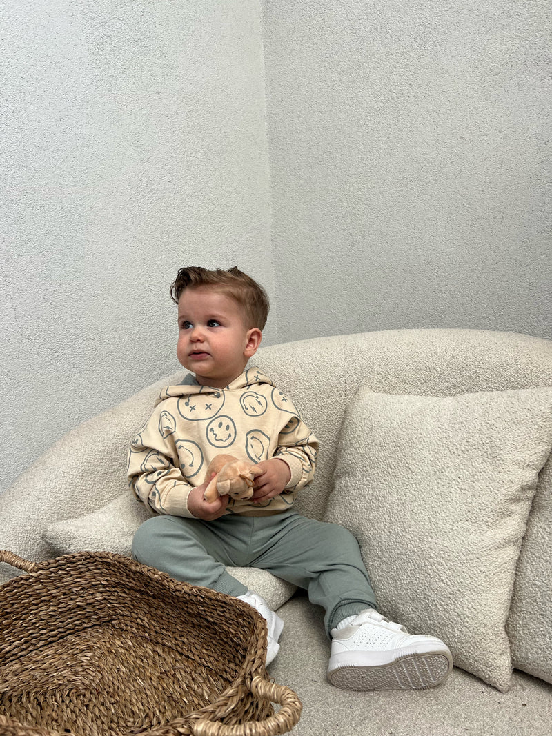 KOSTUM HOODIE DHE TUTA TE GJATA