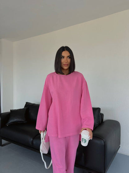 KOSTUM OVERSIZE
