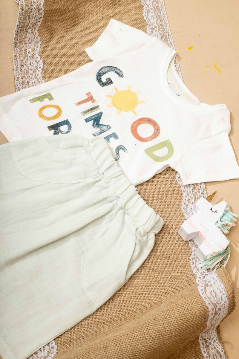 SET BLUZE ME SHKRIM DHE PANTALLONA TE SHKURTER
