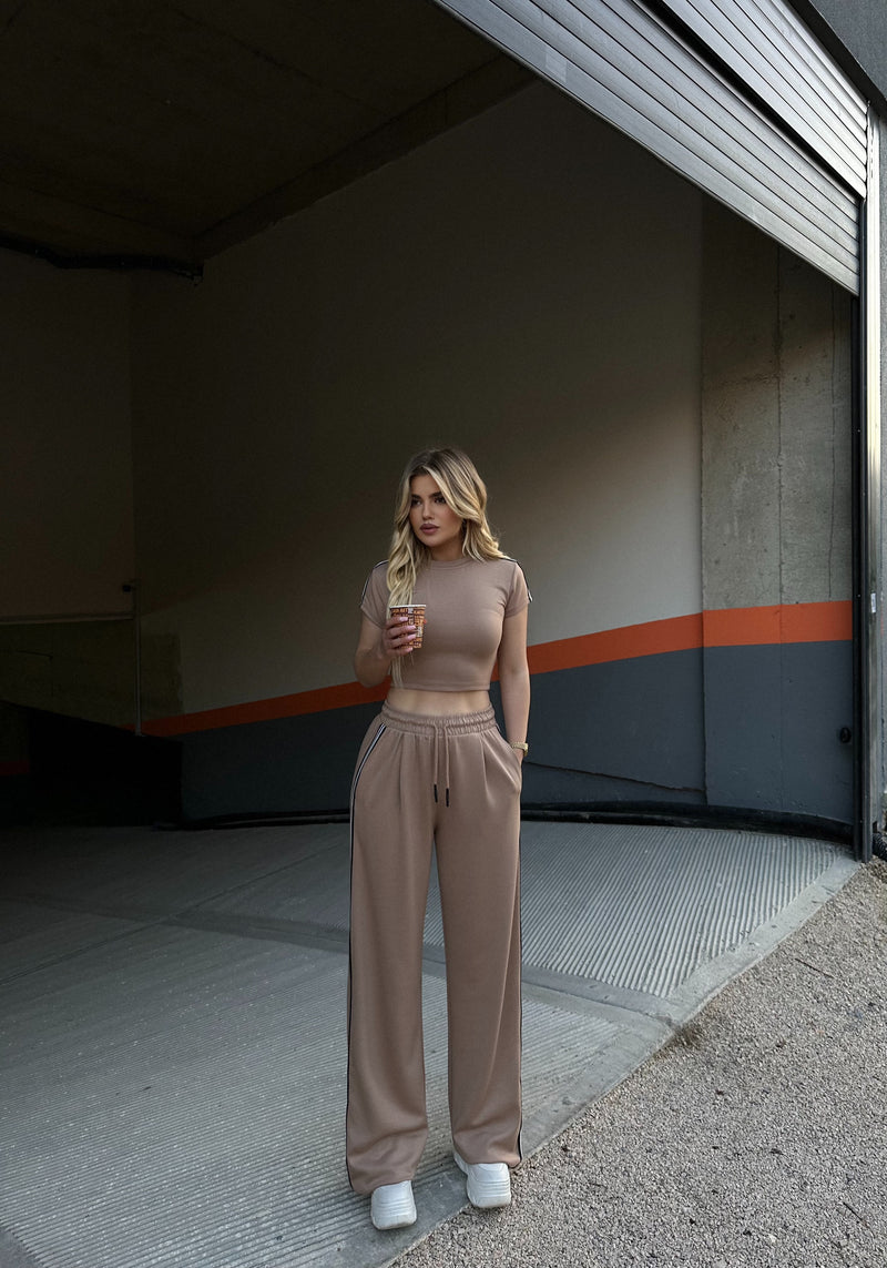 SET ME CROP DHE PANTALLONA TE GJERA