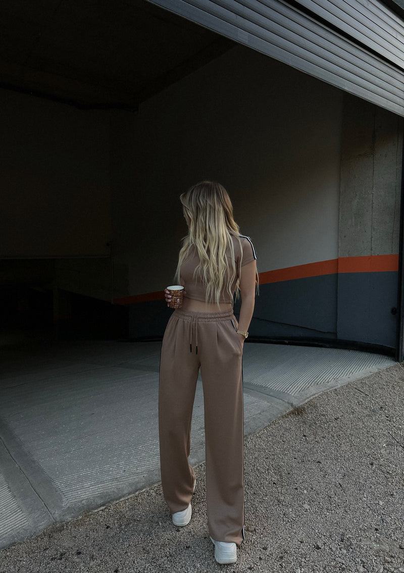 SET ME CROP DHE PANTALLONA TE GJERA